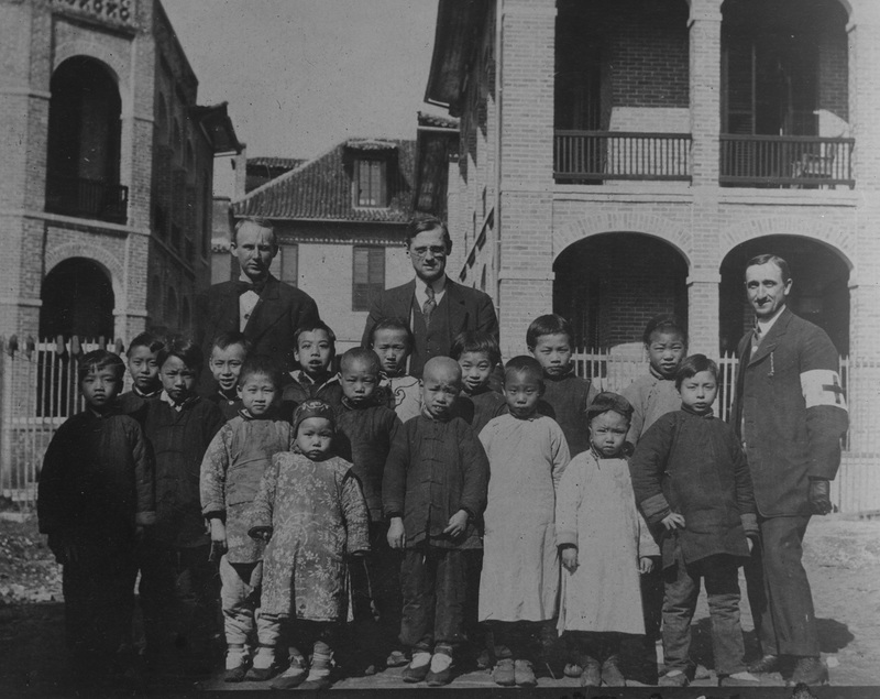 Chinese Schoolchildren Red Cross.jpg